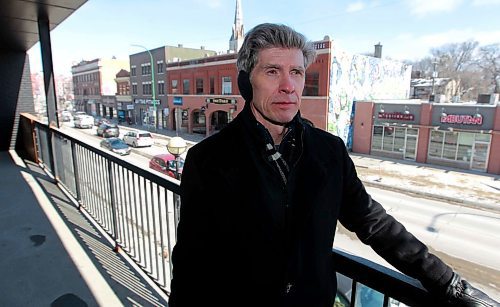 BORIS MINKEVICH / WINNIPEG FREE PRESS
Robert Orr is concerned with the decline of Osborne Village, given the empty spaces in the Desart block, the vacant Ward 1 restaurant, and the continued apathy over the Osborne Village Inn. KELLY TAYLOR STORY. April 6, 2018