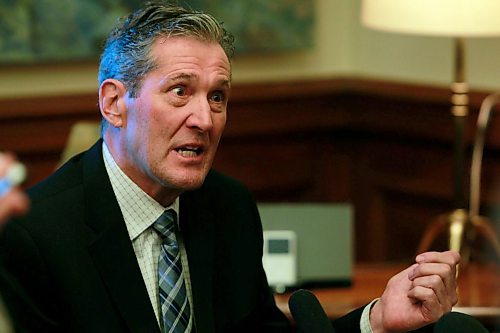 BORIS MINKEVICH / WINNIPEG FREE PRESS
Premier Brian Pallister talked to the media today in Room 204 of the Legislative Building about Manitobas Climate and Green Plan. April 6, 2018