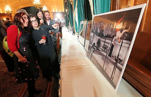 JASON HALSTEAD / WINNIPEG FREE PRESS

Attendees check out artwork at the biennial Border Crossings magazine fundraising gala, Dreams & Nightmares, on March 17, 2018 at the Hotel Fort Garry. (See Social Page)