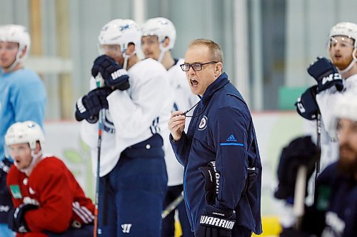 Winnipeg Jets head coach Paul Maurice yells at his players during a round one playoff practice in Winnipeg on Monday, April 9, 2018. THE CANADIAN PRESS/John Woods