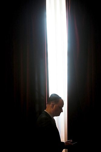 MIKAELA MACKENZIE / WINNIPEG FREE PRESS
Bnai Brith Canada hosts its annual ceremony, Unto Every Person There Is A Name, in remembrance of the Holocaust at the Manitoba Legislative Building in Winnipeg on Thursday, April 12, 2018. 
Mikaela MacKenzie / Winnipeg Free Press 2018.