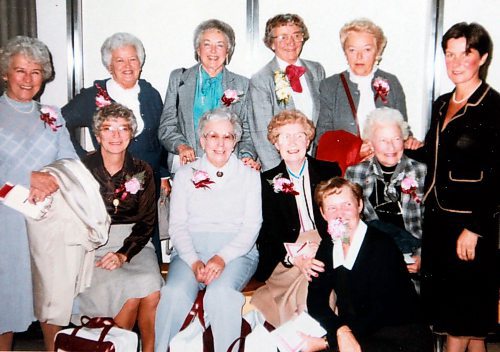 BORIS MINKEVICH / WINNIPEG FREE PRESS
Jessie Lang is the subject for this weeks passages feature A Lifes Story. In this photo Jessie, top third from left, with a women investment group called the 1015 Club, on their trip to Europe in 1985. KEVIN ROLLASON STORY. April 12, 2018