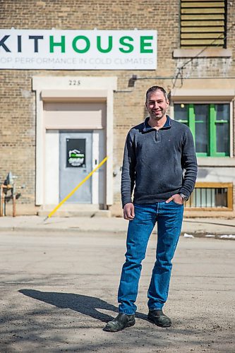 MIKAELA MACKENZIE / WINNIPEG FREE PRESS
Eric Bjornson poses in front of his office in Winnipeg on Friday, April 13, 2018. Bjornson has produced a high quality, inexpensive, air tight, low energy, environmentally friendly  home for northern Canada called Kithouse.
Mikaela MacKenzie / Winnipeg Free Press 2018.