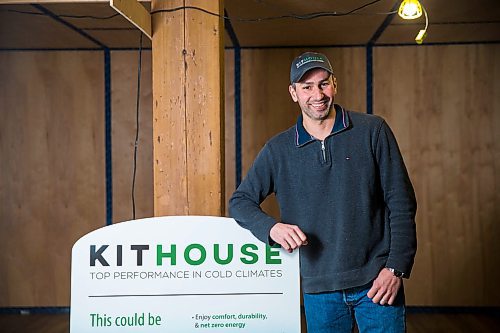 MIKAELA MACKENZIE / WINNIPEG FREE PRESS
Eric Bjornson poses in an unfinished floor model in Winnipeg on Friday, April 13, 2018. Bjornson has produced a high quality, inexpensive, air tight, low energy, environmentally friendly  home for northern Canada called Kithouse.
Mikaela MacKenzie / Winnipeg Free Press 2018.