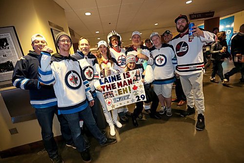 TREVOR HAGAN / WINNIPEG FREE PRESS
Jets fans in the Xcel Energy Center prior to playoff game 3 between the Winnipeg Jets and Minnesota Wild, Sunday, April 14, 2018.