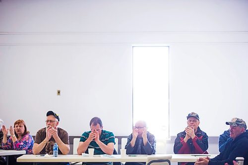 MIKAELA MACKENZIE / WINNIPEG FREE PRESS
The audience applauds as Premier Brian Pallister is introduced at a town hall on the proposed Lake Manitoba outlet in St. Laurent, Manitoba on Monday, April 16, 2018. 
Mikaela MacKenzie / Winnipeg Free Press 2018.