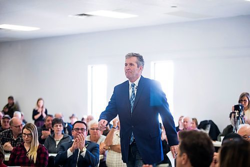 MIKAELA MACKENZIE / WINNIPEG FREE PRESS
Premier Brian Pallister walks up to talk at a town hall on the proposed Lake Manitoba outlet in St. Laurent, Manitoba on Monday, April 16, 2018. 
Mikaela MacKenzie / Winnipeg Free Press 2018.