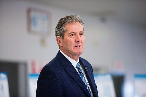 MIKAELA MACKENZIE / WINNIPEG FREE PRESS
Premier Brian Pallister speaks at a town hall on the proposed Lake Manitoba outlet in St. Laurent, Manitoba on Monday, April 16, 2018. 
Mikaela MacKenzie / Winnipeg Free Press 2018.