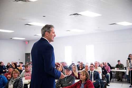 MIKAELA MACKENZIE / WINNIPEG FREE PRESS
Premier Brian Pallister speaks at a town hall on the proposed Lake Manitoba outlet in St. Laurent, Manitoba on Monday, April 16, 2018. 
Mikaela MacKenzie / Winnipeg Free Press 2018.