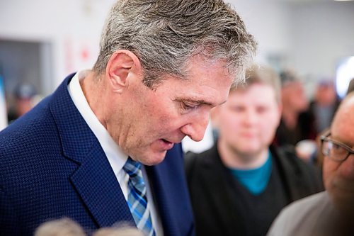 MIKAELA MACKENZIE / WINNIPEG FREE PRESS
Premier Brian Pallister scrums with the media at a town hall on the proposed Lake Manitoba outlet in St. Laurent, Manitoba on Monday, April 16, 2018. 
Mikaela MacKenzie / Winnipeg Free Press 2018.