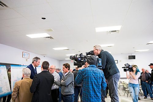 MIKAELA MACKENZIE / WINNIPEG FREE PRESS
Premier Brian Pallister scrums with the media at a town hall on the proposed Lake Manitoba outlet in St. Laurent, Manitoba on Monday, April 16, 2018. 
Mikaela MacKenzie / Winnipeg Free Press 2018.