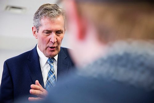 MIKAELA MACKENZIE / WINNIPEG FREE PRESS
Premier Brian Pallister talks to people at a town hall on the proposed Lake Manitoba outlet in St. Laurent, Manitoba on Monday, April 16, 2018. 
Mikaela MacKenzie / Winnipeg Free Press 2018.