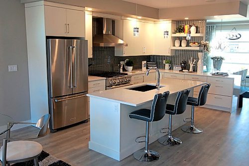 BORIS MINKEVICH / WINNIPEG FREE PRESS
NEW HOMES - 6 Wildflower Way in Sage Creek. Kitchen and island. TODD LEWYS STORY. April 16, 2018