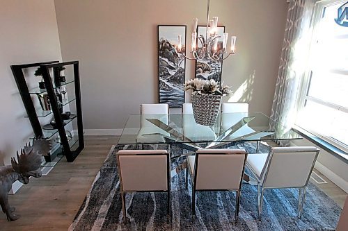 BORIS MINKEVICH / WINNIPEG FREE PRESS
NEW HOMES - 6 Wildflower Way in Sage Creek. Front dining room. TODD LEWYS STORY. April 16, 2018