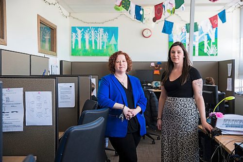 MIKAELA MACKENZIE / WINNIPEG FREE PRESS
Nicole Chammartin, executive director of Klinic Community Health Centre (left), and Megan Mann, counsellor with the sexual assault counselling program at Klinic, pose for a portrait in the call centre in Winnipeg on Monday, April 16, 2018. 
Mikaela MacKenzie / Winnipeg Free Press 2018.