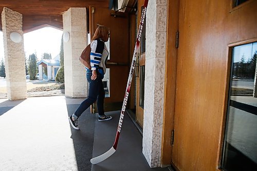 JOHN WOODS / WINNIPEG FREE PRESS
A person enters a Manitoba Hockey vigil for the Humboldt Broncos at My Church in Winnipeg Monday, April 16, 2018.