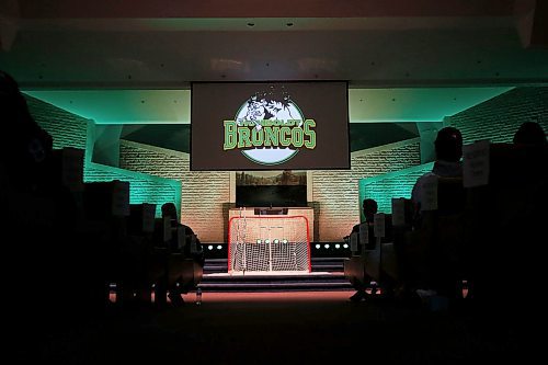 JOHN WOODS / WINNIPEG FREE PRESS
A video plays at a Manitoba Hockey vigil for the Humboldt Broncos at My Church in Winnipeg Monday, April 16, 2018.