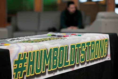 JOHN WOODS / WINNIPEG FREE PRESS
A banner sits on a table at a Manitoba Hockey vigil for the Humboldt Broncos at My Church in Winnipeg Monday, April 16, 2018.