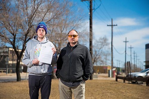 MIKAELA MACKENZIE / WINNIPEG FREE PRESS
Peter Townsend (left), who received a letter from provincial offences court indicating data related to his tickets has been lost, and Todd Dube, founder of ticket-fighting group Wise Up Winnipeg, pose for a portrait by McPhillips in Winnipeg on Tuesday, April 17, 2018. 
Mikaela MacKenzie / Winnipeg Free Press 2018.