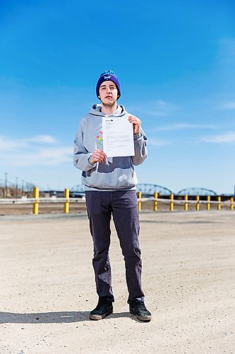 MIKAELA MACKENZIE / WINNIPEG FREE PRESS
Peter Townsend, who received a letter from provincial offences court indicating data related to his tickets has been lost, poses for a portrait by McPhillips in Winnipeg on Tuesday, April 17, 2018. 
Mikaela MacKenzie / Winnipeg Free Press 2018.