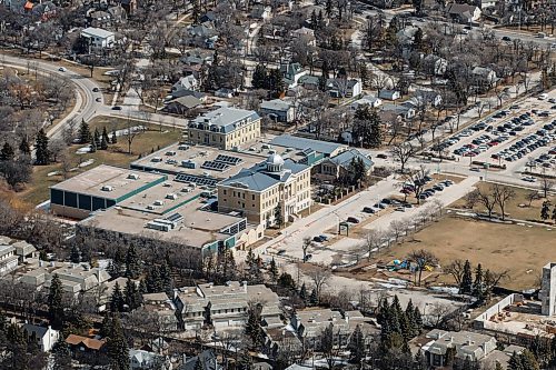 MIKE DEAL / WINNIPEG FREE PRESS
The campus on Doncaster Street which hosts the Rady JCC Fitness Centre, Gray Academy of Jewish Education, Simkin Middle School, Joseph Wolinsky Collegiate, and Ben-Gurion University.
180417 - Tuesday, April 17, 2018.