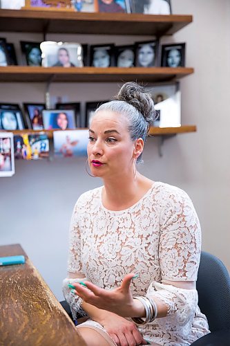 MIKAELA MACKENZIE / WINNIPEG FREE 
NDP house leader Nahanni Fontaine conducts an interview in her office at the Manitoba Legislative Building in Winnipeg on Wednesday, April 18, 2018. 
Mikaela MacKenzie / Winnipeg Free Press 2018.