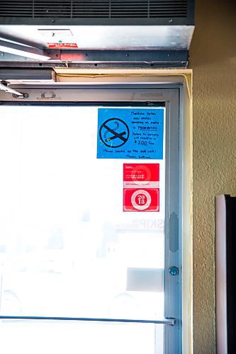 MIKAELA MACKENZIE / WINNIPEG FREE PRESS
John Kolevris, owner of Saffron's restaurant, is enforcing the smoking ban on his patio in Winnipeg on Thursday, April 19, 2018. The new patio smoking ban on took effect on April first, and both the establishment and the smoker could be fined $200.
Mikaela MacKenzie / Winnipeg Free Press 2018.
