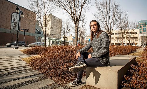MIKE DEAL / WINNIPEG FREE PRESS
Matt Robinson a planner / urbanist talks about revitalizing the downtown area while in the park outside the Manitoba Hydro building on Graham Avenue.
180420 - Friday, April 20, 2018.