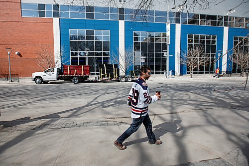 MIKE DEAL / WINNIPEG FREE PRESS
Preparation for the street party outside Bell MTS Place started to get underway around the noon hour for Game 5 of the Jets vs. Wild playoff game that starts at 6:30pm tonight.
180420 - Friday, April 20, 2018.