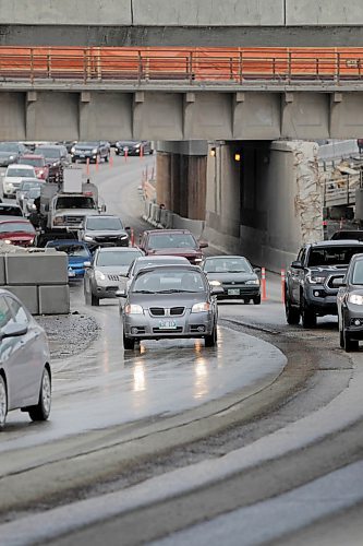 RUTH BONNEVILLE / WINNIPEG FREE PRESS


Vehicles make their way through the underpass on Pembina Hwy amidst dust, dirt and water runoff Friday.

For story on street cleaning starting Monday.  


April 20,  2018

