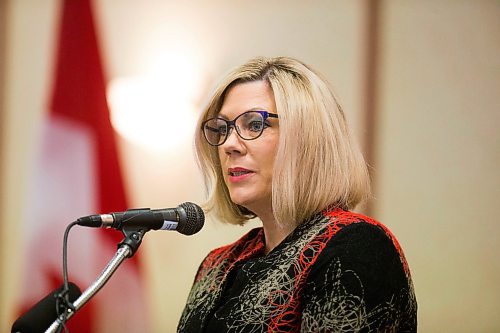 MIKAELA MACKENZIE / WINNIPEG FREE PRESS
Sustainable development minister Rochelle Squires, minister responsible for the status of women, addresses harassment at the municipal level at the Manitoba Municipal Administrators Association Conference in Winnipeg on Monday, April 23, 2018.
Mikaela MacKenzie / Winnipeg Free Press 2018.