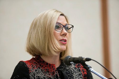 MIKAELA MACKENZIE / WINNIPEG FREE PRESS
Sustainable development minister Rochelle Squires, minister responsible for the status of women, addresses harassment at the municipal level at the Manitoba Municipal Administrators Association Conference in Winnipeg on Monday, April 23, 2018.
Mikaela MacKenzie / Winnipeg Free Press 2018.