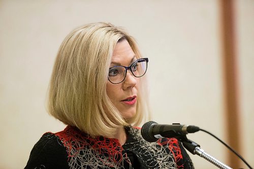 MIKAELA MACKENZIE / WINNIPEG FREE PRESS
Sustainable development minister Rochelle Squires, minister responsible for the status of women, addresses harassment at the municipal level at the Manitoba Municipal Administrators Association Conference in Winnipeg on Monday, April 23, 2018.
Mikaela MacKenzie / Winnipeg Free Press 2018.