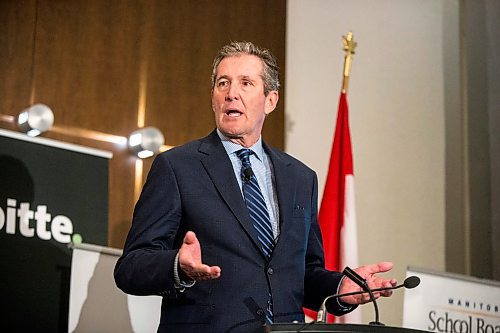 MIKAELA MACKENZIE / WINNIPEG FREE PRESS
Premier Brian Pallister speaks at a Manitoba Chambers of Commerce event at the Delta in Winnipeg on Tuesday, April 24, 2018.
Mikaela MacKenzie / Winnipeg Free Press 2018.