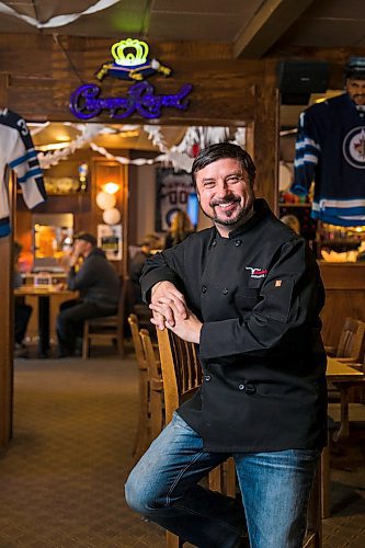 MIKAELA MACKENZIE / WINNIPEG FREE PRESS
Tony Siwicki, owner of Silver Heights, poses for a portrait during the lunch rush in his restaurant in Winnipeg on Tuesday, April 24, 2018. The Jets being in the playoffs is having a trickle-down effect on business at the bars and restaurants around town.
Mikaela MacKenzie / Winnipeg Free Press 2018.