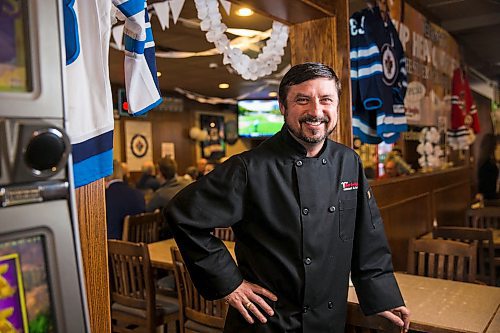 MIKAELA MACKENZIE / WINNIPEG FREE PRESS
Tony Siwicki, owner of Silver Heights, poses for a portrait during the lunch rush in his restaurant in Winnipeg on Tuesday, April 24, 2018. The Jets being in the playoffs is having a trickle-down effect on business at the bars and restaurants around town.
Mikaela MacKenzie / Winnipeg Free Press 2018.