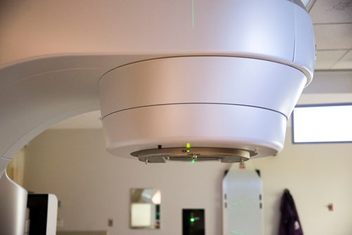 MIKAELA MACKENZIE / WINNIPEG FREE PRESS
The new linear accelerator at the CancerCare clinic in Winnipeg on Wednesday, April 25, 2018. 
Mikaela MacKenzie / Winnipeg Free Press 2018.