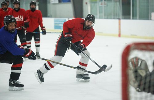 MIKE DEAL / WINNIPEG FREE PRESS
Eric Alarie at Southdale CC during a RHA Nationals practice is one of the several promising prospects in the upcoming WHL Bantam entry draft.
180424 - Tuesday, April 24, 2018.