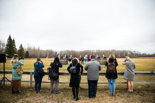 MIKAELA MACKENZIE / WINNIPEG FREE PRESS
Media line up during a tour of Cavalia's seventy horses on "vacation" at an equestrian facility near Oakbank, MB on Friday, April 27, 2018.
Mikaela MacKenzie / Winnipeg Free Press 2018.