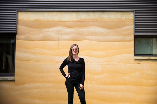 MIKAELA MACKENZIE / WINNIPEG FREE PRESS
Lisa Stepnuk, project coordinator of the 30 by 30 initiative, poses for a portrait in her backyard in Winnipeg on Friday, April 27, 2018. Engineers Geoscientists Manitoba is about to launch a Project 30 campaign to get 30 per cent women engineers by 2030.
Mikaela MacKenzie / Winnipeg Free Press 2018.