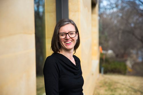 MIKAELA MACKENZIE / WINNIPEG FREE PRESS
Lisa Stepnuk, project coordinator of the 30 by 30 initiative, poses for a portrait in her backyard in Winnipeg on Friday, April 27, 2018. Engineers Geoscientists Manitoba is about to launch a Project 30 campaign to get 30 per cent women engineers by 2030.
Mikaela MacKenzie / Winnipeg Free Press 2018.