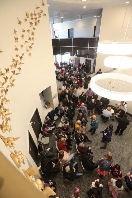 RUTH BONNEVILLE / WINNIPEG FREE PRESS

The foyer of  Merchants Corner on Selkirk Ave. becomes crowded during their opening day celebrations Saturday.  
See Jessica Botelho-Urbanski story 


April 28,  2018
