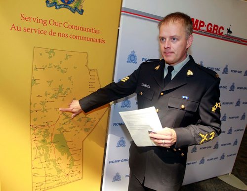 BORIS MINKEVICH / WINNIPEG FREE PRESS
Sgt. Paul Manaigre shows on a map where a tragic MVC vs pedestrians killed three boys. They were hit by a vehicle on Provincial Road 620, two kilometres north of Nelson House last night. The boys  a 13-year-old and two 11-year-olds who were from Nelson House were pronounced dead at the scene. Photo taken at RCMP D Division on Portage Ave. ALEXANDRA PAUL STORY. April 29, 2018