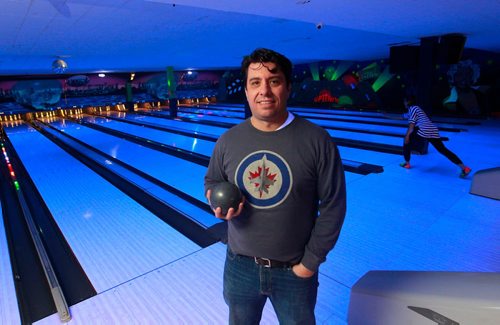 BORIS MINKEVICH / WINNIPEG FREE PRESS
Today was the last day Academy Lanes bowling alley was open. Todd Britton, manager of Academy Lanes, poses for a photo in the bowling alley. ALEXANDRA PAUL STORY. April 29, 2018