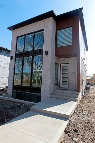 BORIS MINKEVICH / WINNIPEG FREE PRESS
NEW HOMES - 390 Beaverbrook Street in River Heights. Dwell Design Homes. Infill home. TODD LEWYS STORY  April 30, 2018