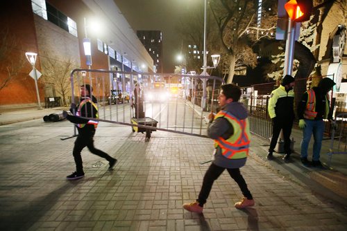 John Woods/Winnipeg Free Press
Crews clean up after the Winnipeg Jets' white out playoff party in downtown Winnipeg, Tuesday, May 1, 2018. 
