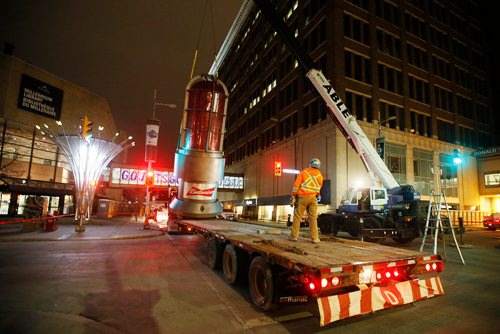 John Woods/Winnipeg Free Press
Crews clean up after the Winnipeg Jets' white out playoff party in downtown Winnipeg, Tuesday, May 1, 2018. 
