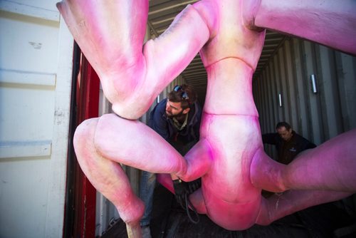 MIKAELA MACKENZIE / WINNIPEG FREE PRESS
Pat Leonoff (left) and Dennis King begin unpacking a gigantic animatronic bug that's arrived for the upcoming Xtreme Bugs! exhibit at the Assiniboine Park Zoo in Winnipeg on Wednesday, May 2, 2018. 
Mikaela MacKenzie / Winnipeg Free Press 2018.