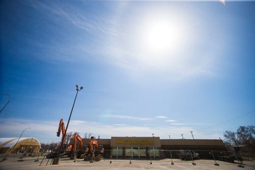 MIKAELA MACKENZIE / WINNIPEG FREE 
The St. Norbert Marketplace that was ruined by flooding from a water-main break in January is being demolished before being rebuilt in Winnipeg on Thursday, May 3, 2018. 
Mikaela MacKenzie / Winnipeg Free Press 2018.