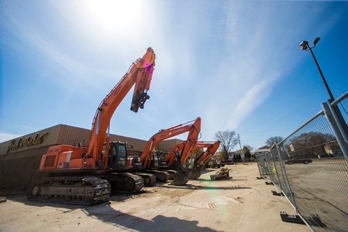 MIKAELA MACKENZIE / WINNIPEG FREE 
The St. Norbert Marketplace that was ruined by flooding from a water-main break in January is being demolished before being rebuilt in Winnipeg on Thursday, May 3, 2018. 
Mikaela MacKenzie / Winnipeg Free Press 2018.